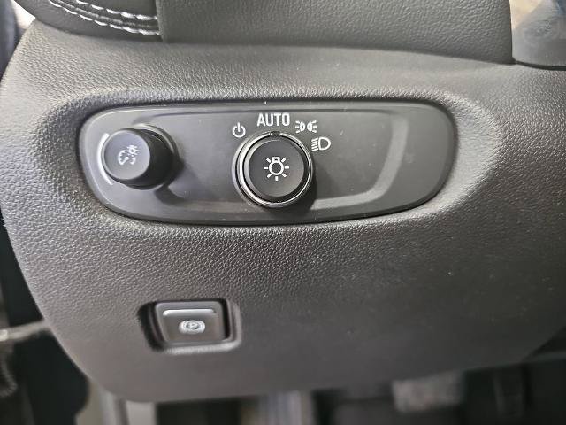 Used 2025 Chevrolet Blazer LT AWD/4WD image 24