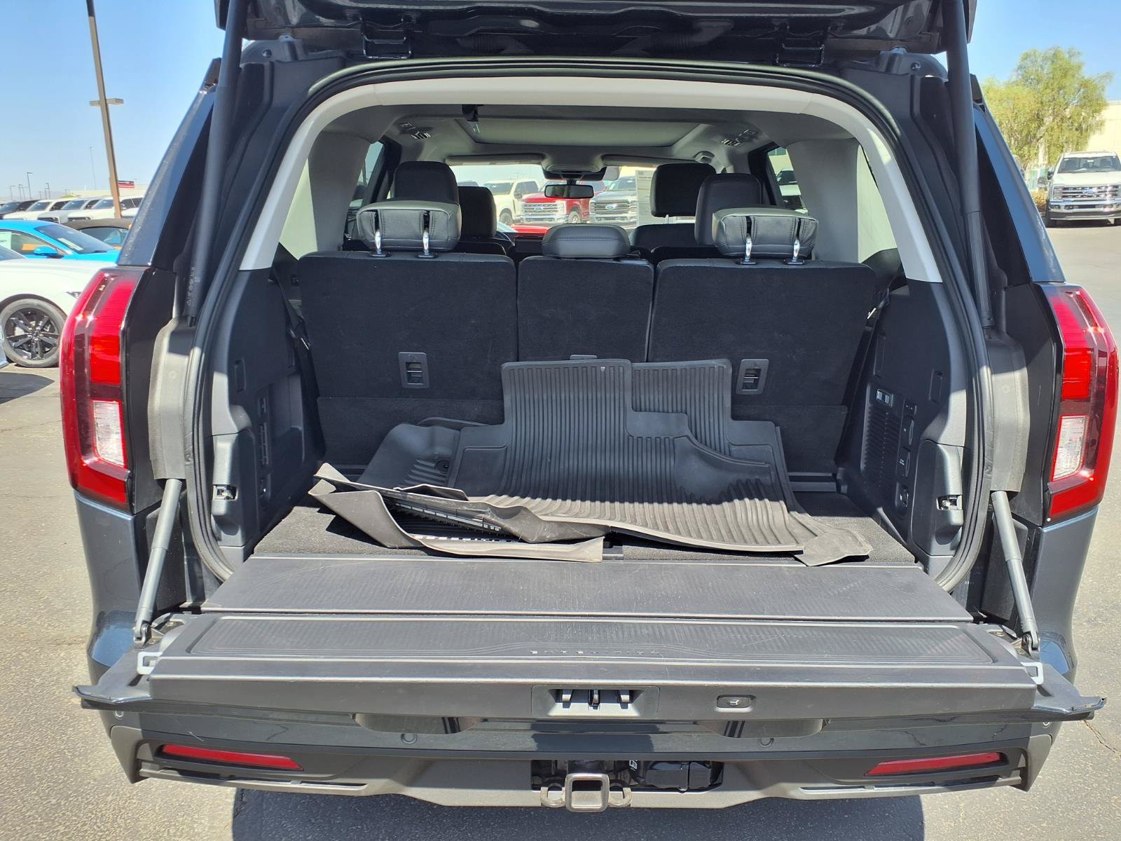 Certified 2025 Ford Expedition Active AWD/4WD image 17