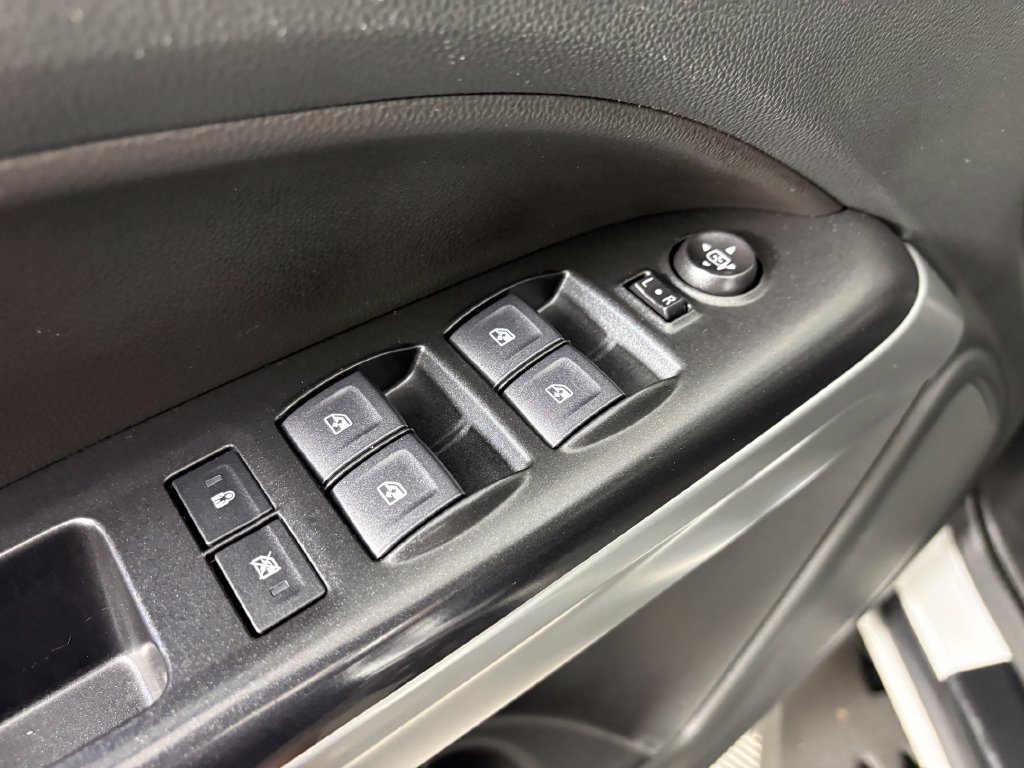 Used 2022 Chevrolet Colorado ZR2 AWD/4WD image 12
