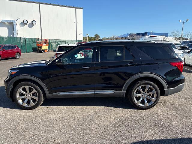 Certified 2020 Ford Explorer Platinum w/ Premium Technology Package image 2