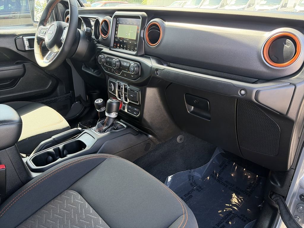 Used 2022 Jeep Gladiator Mojave w/ Auxiliary Switch Group AWD/4WD image 30