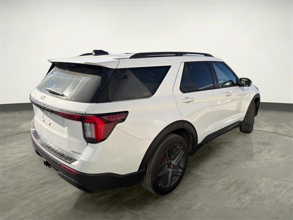 Certified 2025 Ford Explorer ST-Line w/ ST-Line Street Pack image 4
