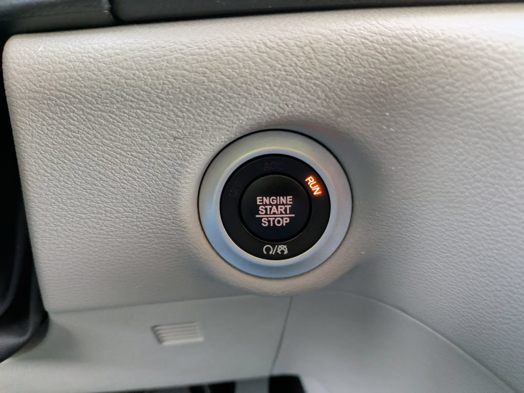 Used 2023 Chrysler Pacifica Touring-L FWD image 22
