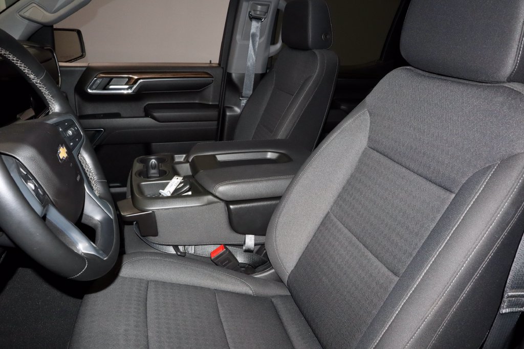 Used 2023 Chevrolet Silverado 1500 LT AWD/4WD image 24