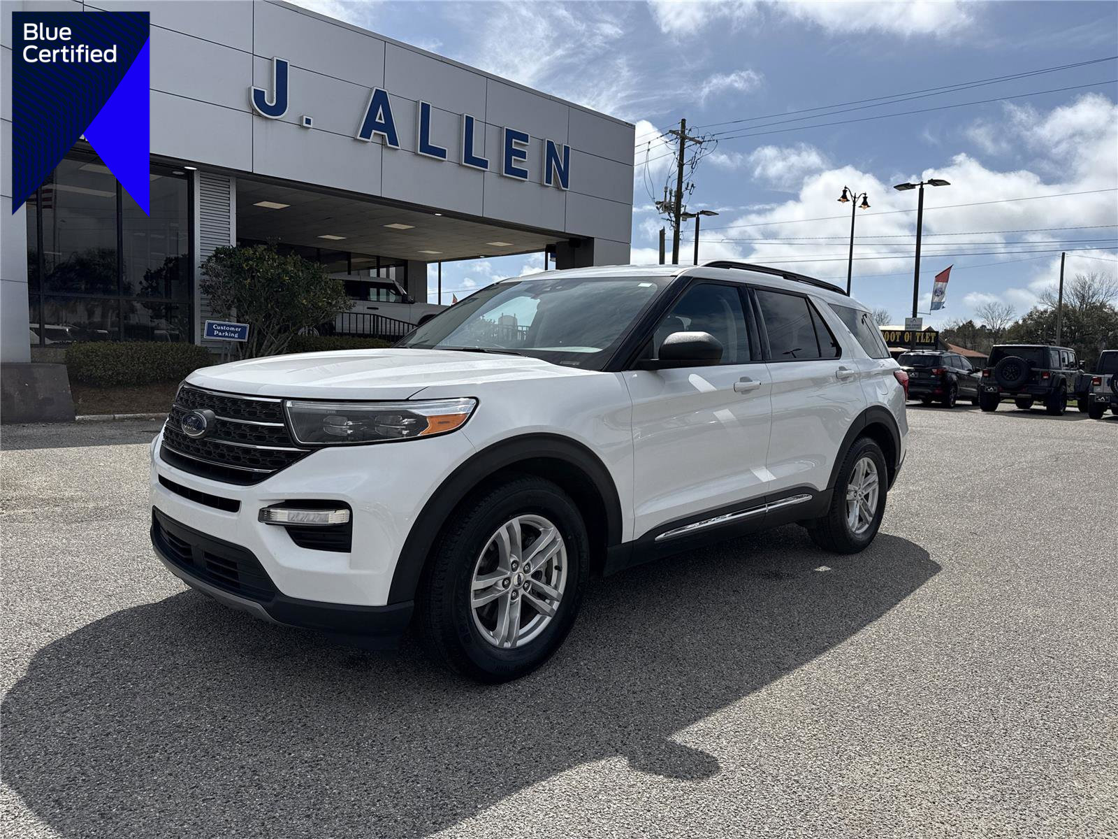 Certified 2024 Ford Explorer XLT w/ Equipment Group 202A