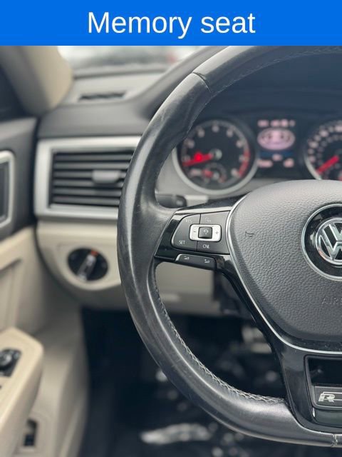 Used 2018 Volkswagen Atlas SEL w/ R-Line Package AWD/4WD image 18
