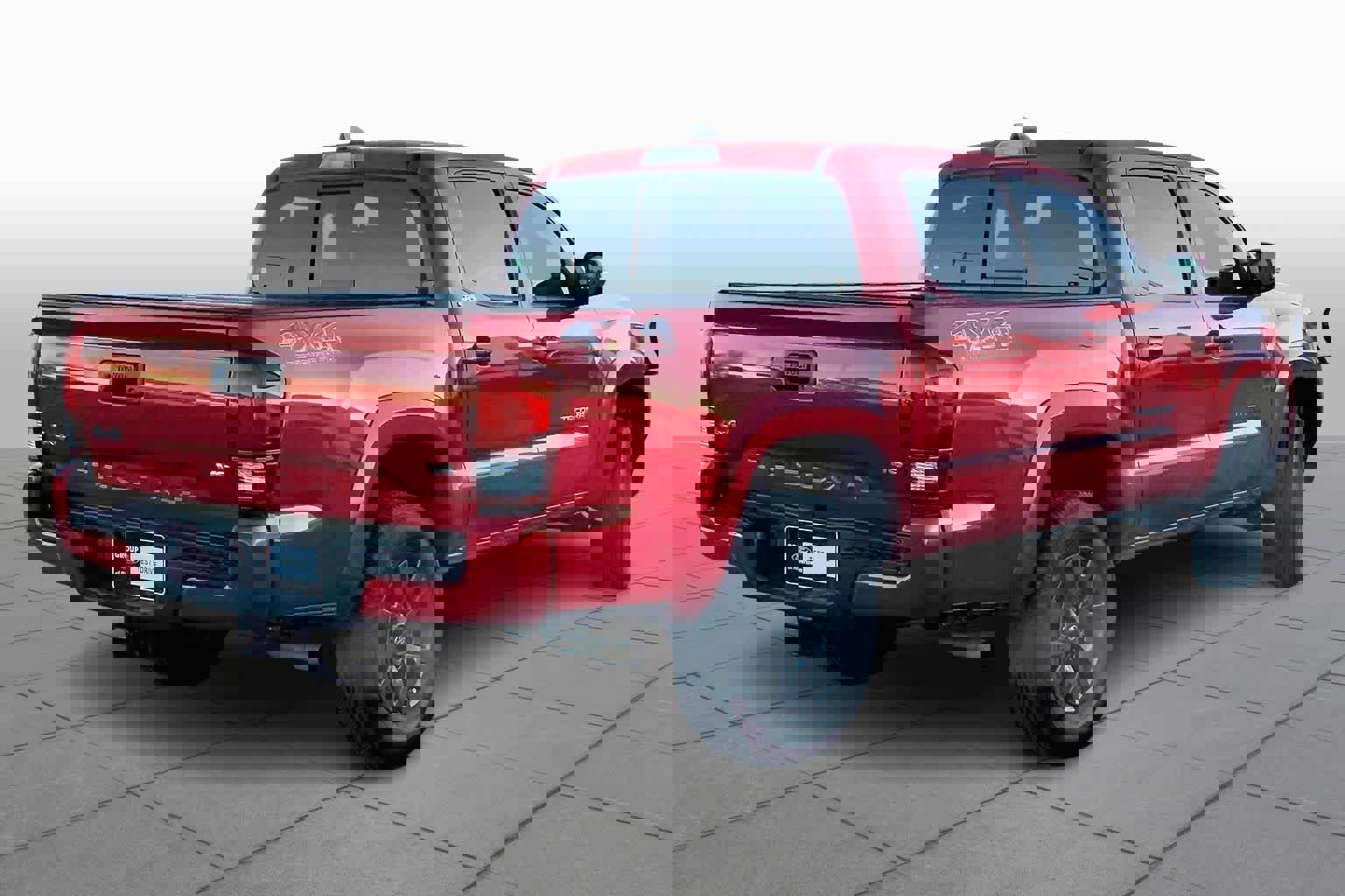 Used 2023 Toyota Tacoma SR5 w/ Technology Package image 3