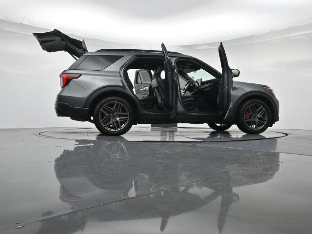 Certified 2025 Ford Explorer ST w/ Sun And Sound Package AWD/4WD image 57