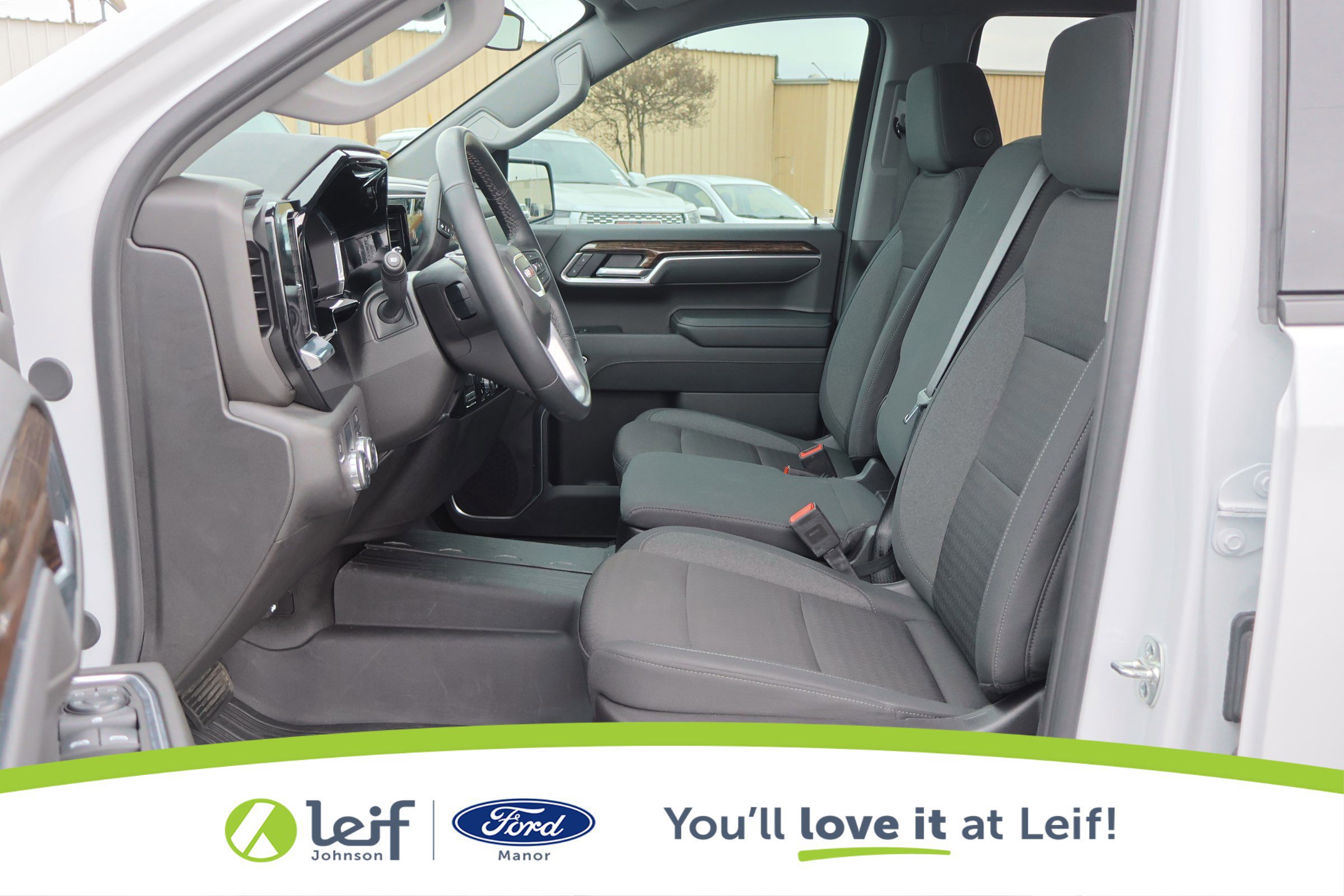 Used 2025 GMC Sierra 1500 Elevation image 12