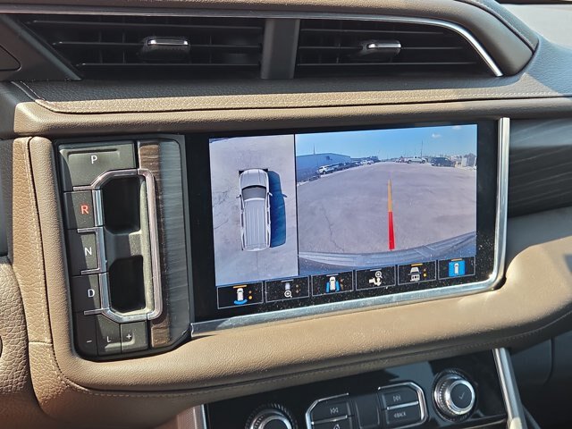 Used 2021 GMC Yukon Denali w/ Denali Premium Package AWD/4WD image 25