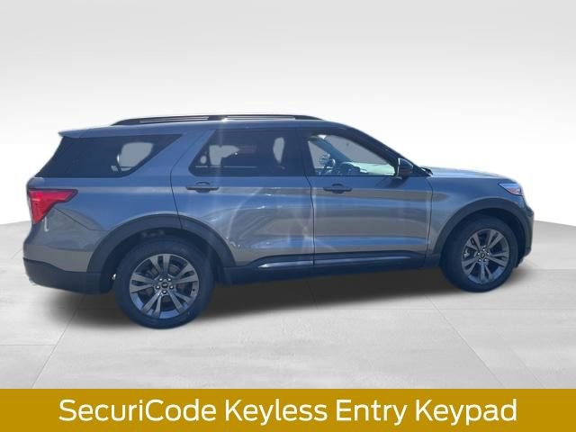 Certified 2022 Ford Explorer XLT w/ Equipment Group 202A image 2