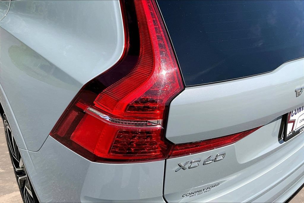 Used 2025 Volvo XC60 B5 Plus AWD/4WD image 25