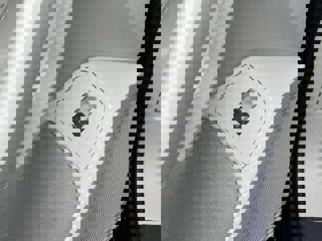 Used 2022 Volkswagen Tiguan SE w/ Panoramic Sunroof Package image 19