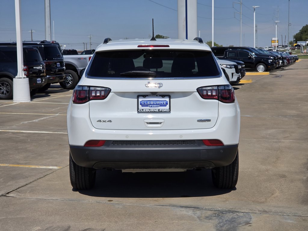 Used 2023 Jeep Compass Latitude w/ Convenience Group AWD/4WD image 6