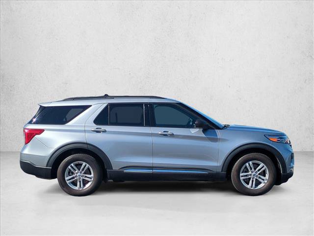 Certified 2023 Ford Explorer XLT RWD image 4