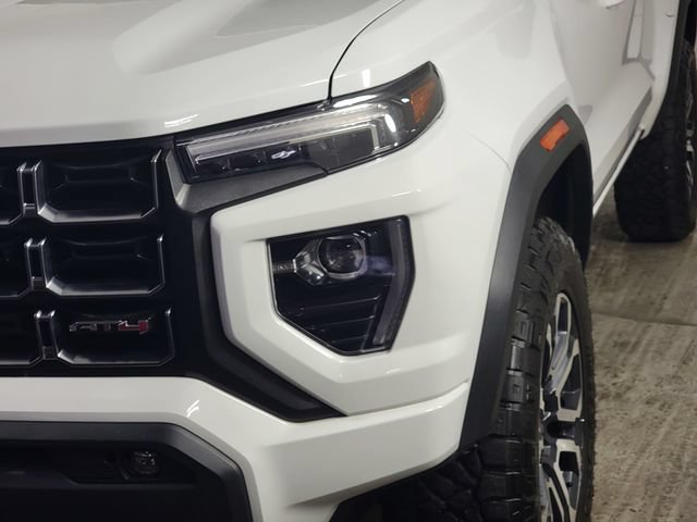 Used 2024 GMC Canyon AT4 w/ Canyon Safety Plus Package AWD/4WD image 9