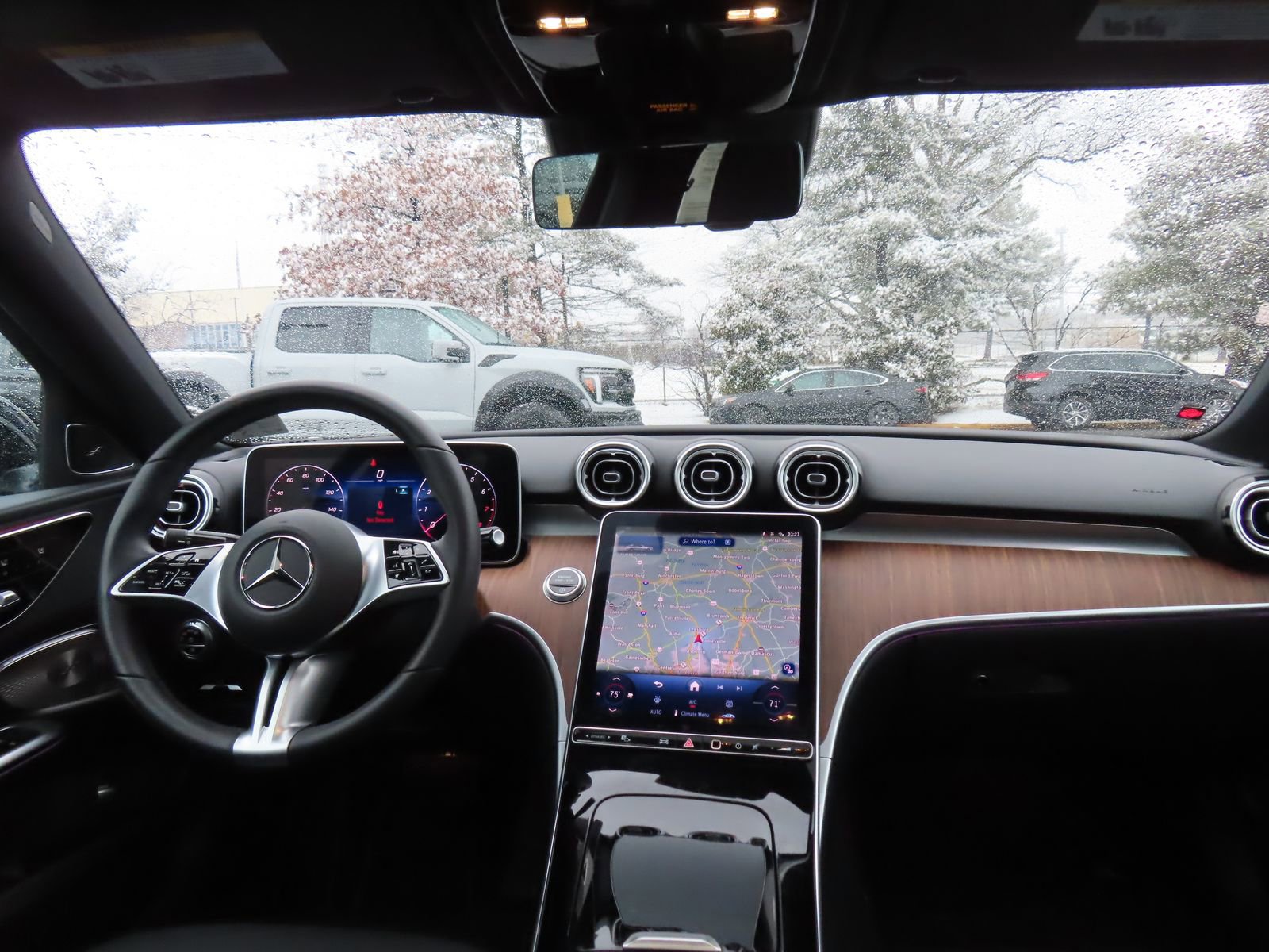 Used 2025 Mercedes-Benz C 300 4MATIC Sedan image 17