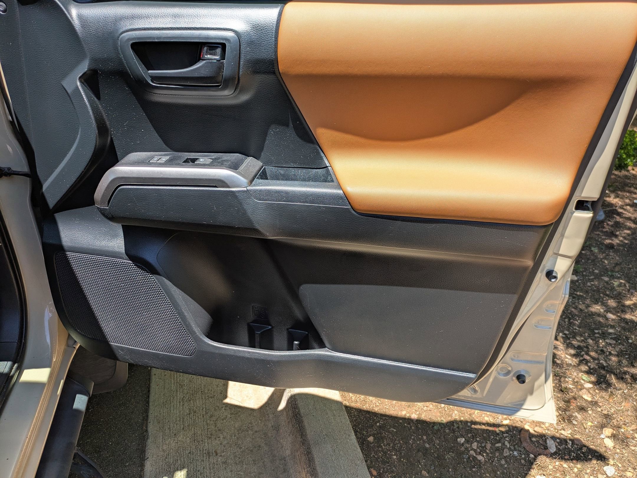 Used 2019 Toyota Tacoma SR5 RWD image 32