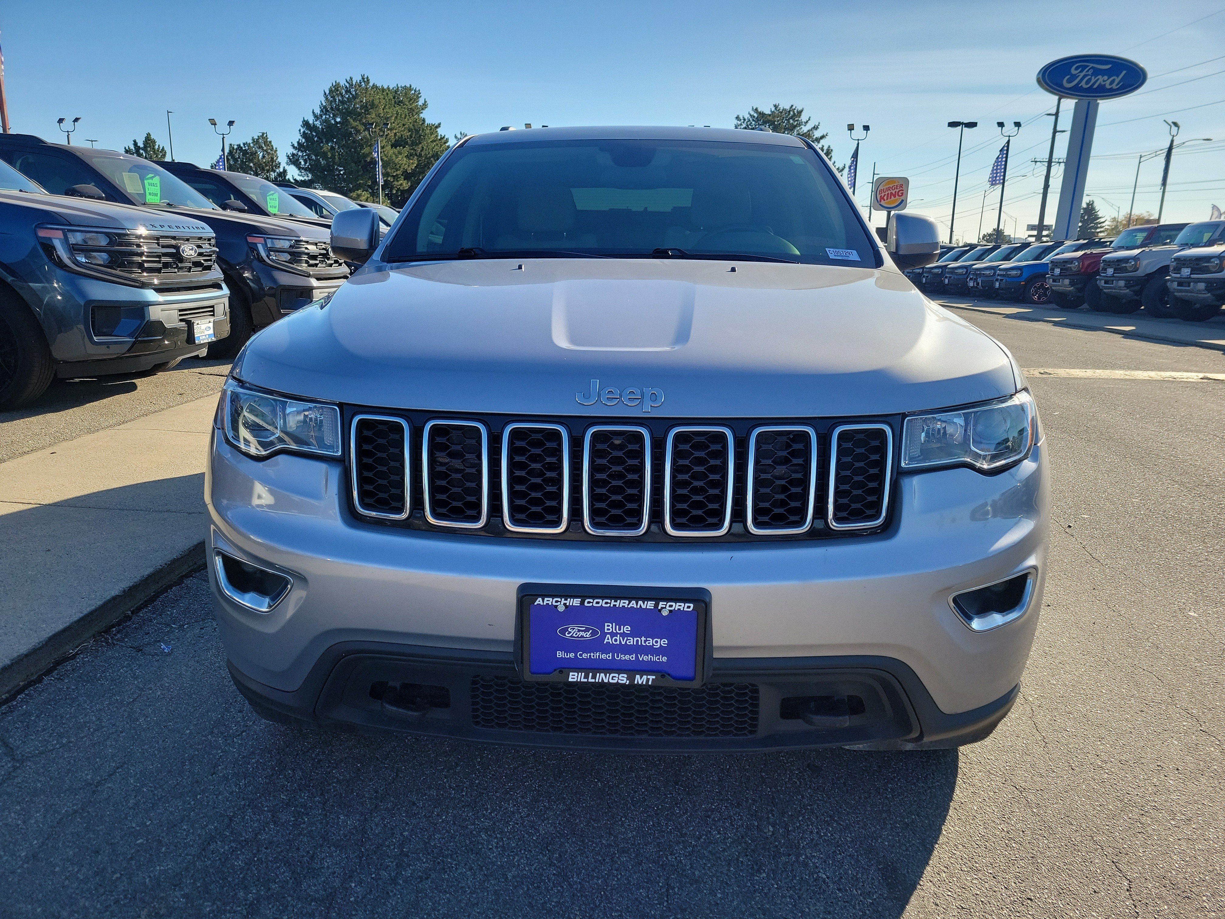 Used 2019 Jeep Grand Cherokee Laredo AWD/4WD image 7