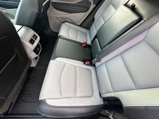 Used 2022 GMC Terrain SLT w/ LPO, Floor Liner Package FWD image 17