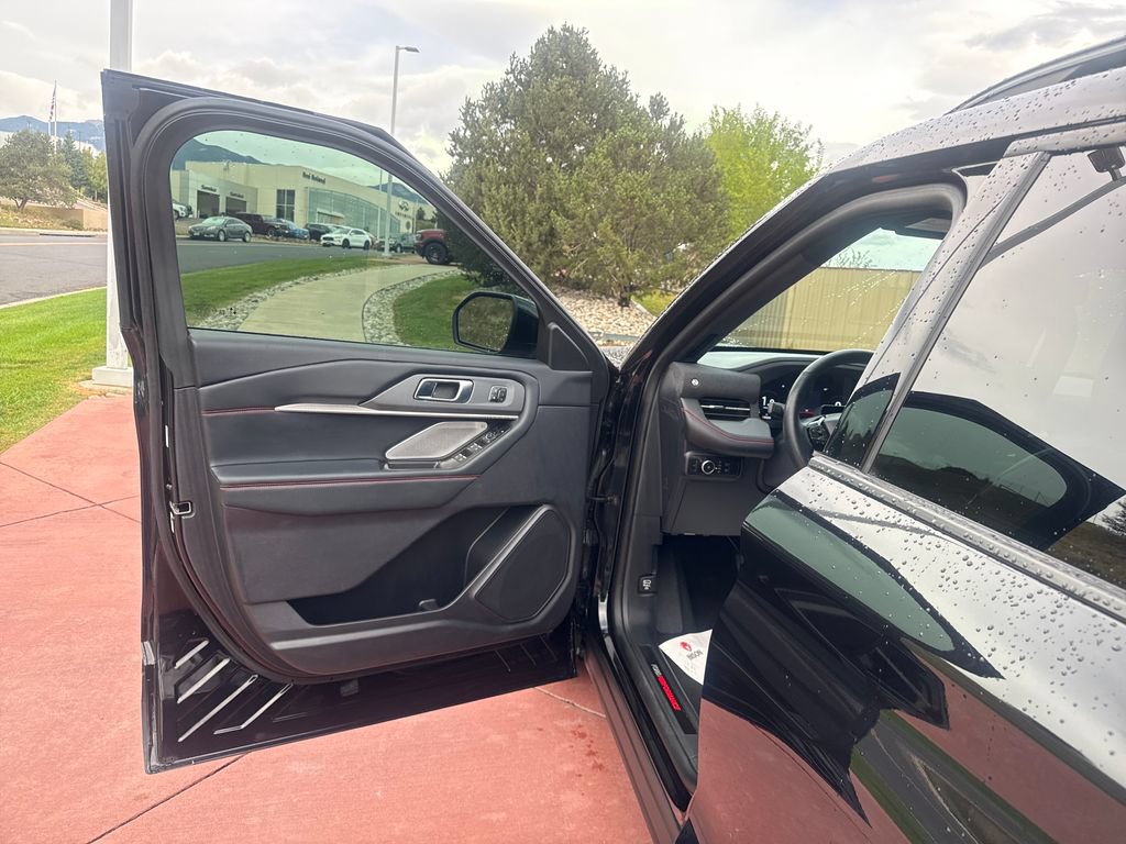 Certified 2025 Ford Explorer ST AWD/4WD image 11