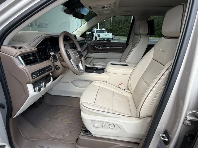 Used 2021 GMC Yukon XL Denali w/ Denali Premium Package RWD image 11