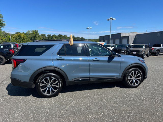 Certified 2026 Ford Explorer ST-Line AWD/4WD image 6