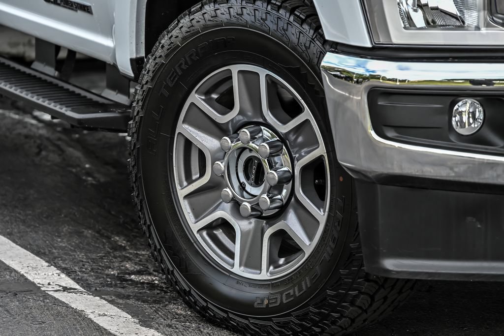 Certified 2025 Ford F250 XLT w/ FX4 Off-Road Package AWD/4WD image 3