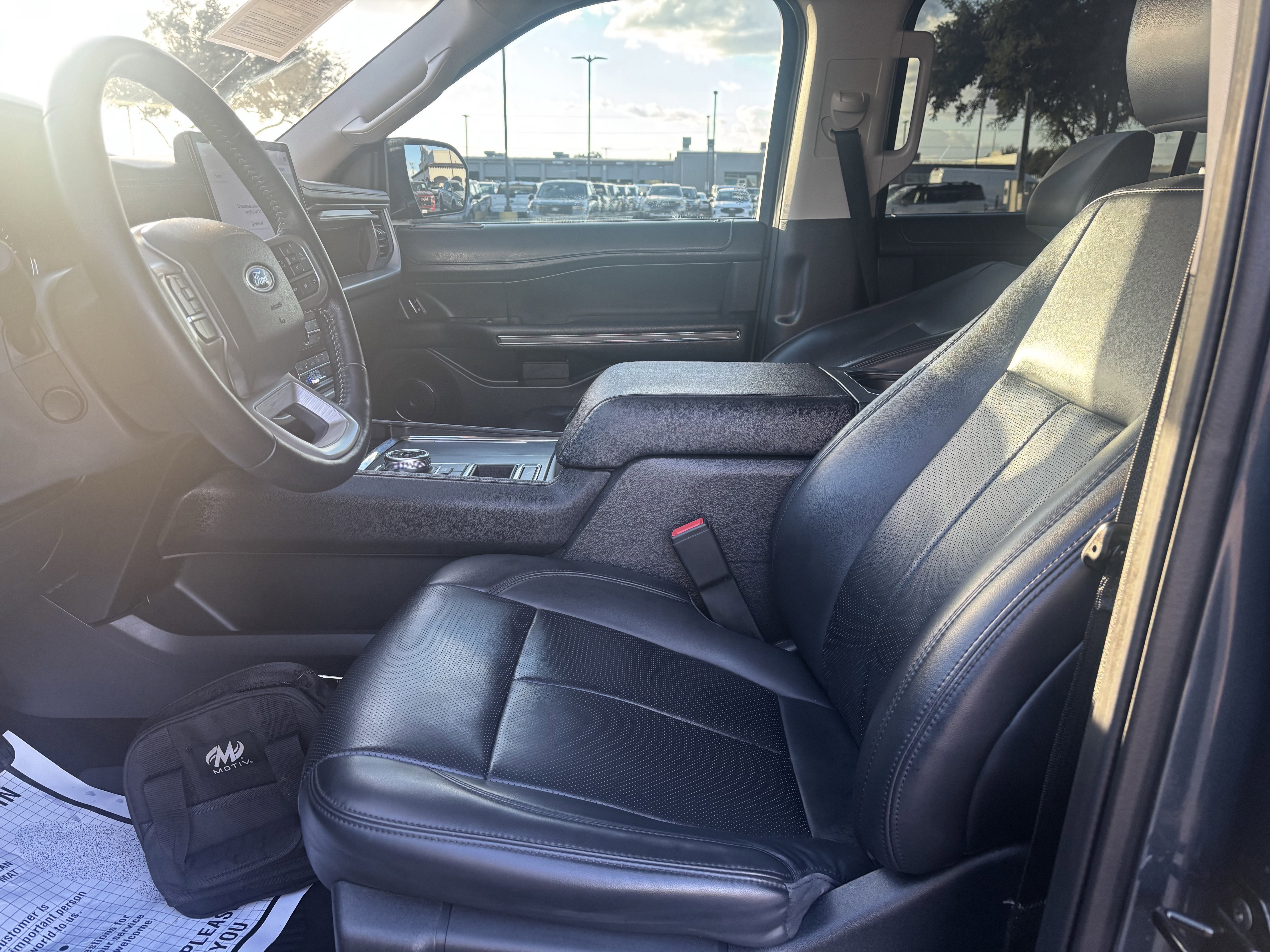 Certified 2022 Ford Expedition XLT image 9