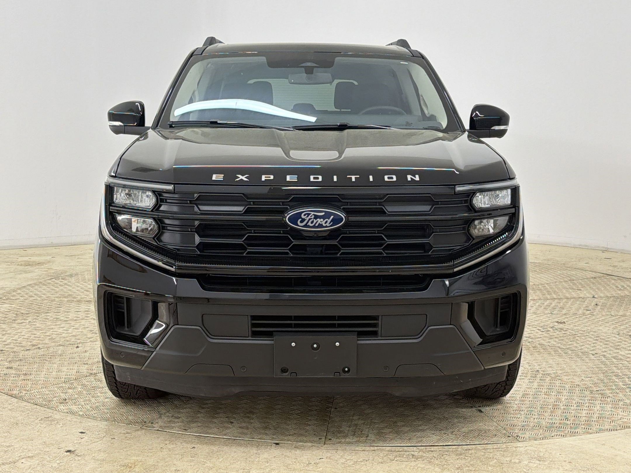 Certified 2025 Ford Expedition Active image 6