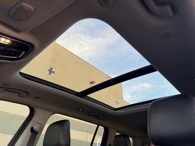 Used 2022 Jeep Grand Cherokee L Limited w/ Black Appearance Package image 23