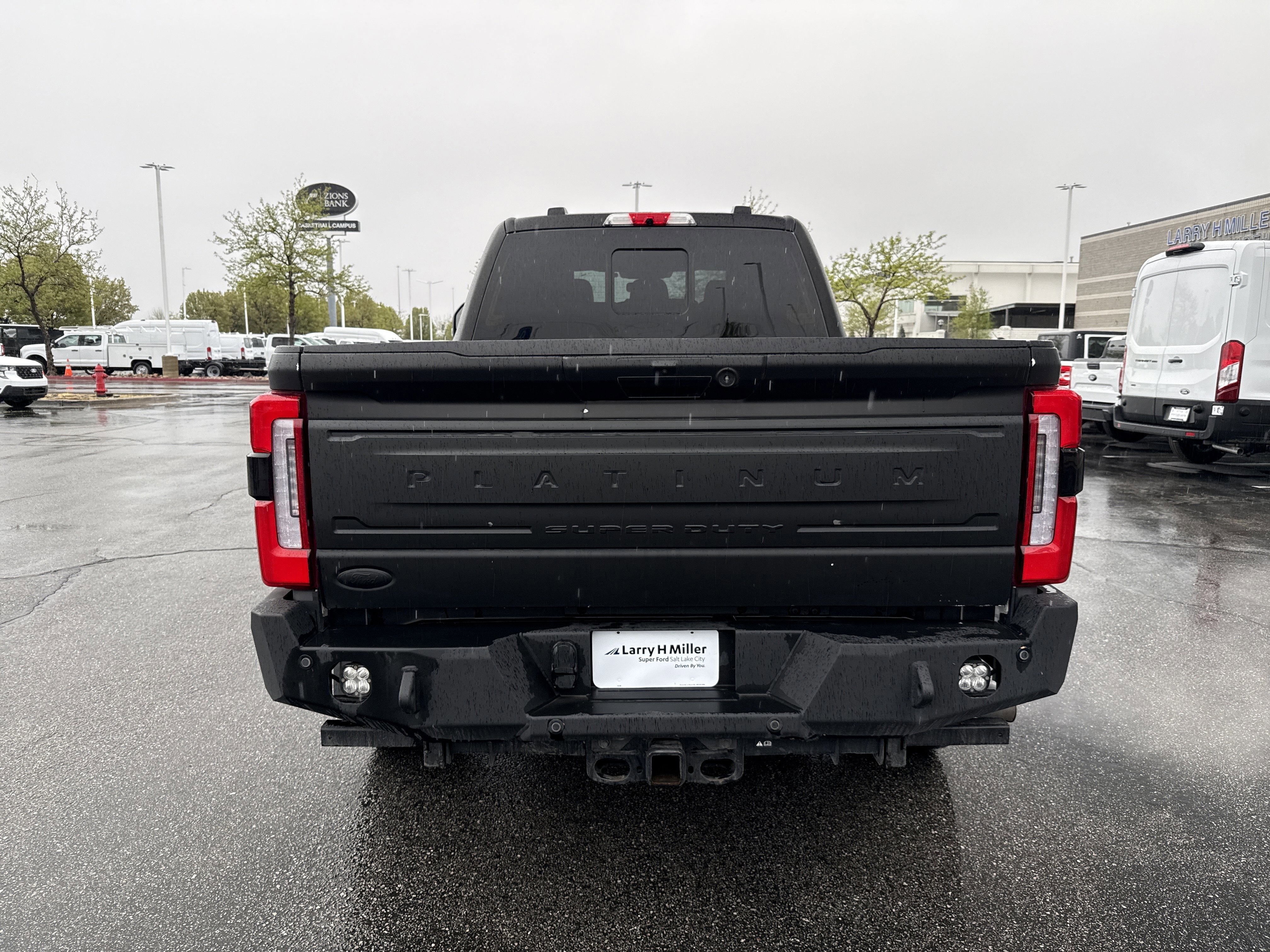 Certified 2023 Ford F350 Platinum w/ FX4 Off-Road Package image 4