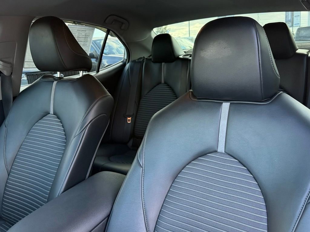 Used 2022 Toyota Camry SE w/ Convenience Package FWD image 16