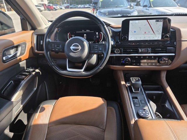Used 2022 Nissan Pathfinder Platinum w/ Cargo Package AWD/4WD image 11
