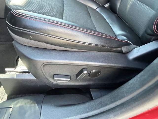 Certified 2025 Ford Escape ST-Line Select AWD/4WD image 18