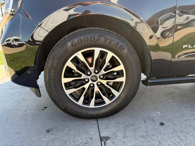 Certified 2025 Ford Expedition Platinum image 6