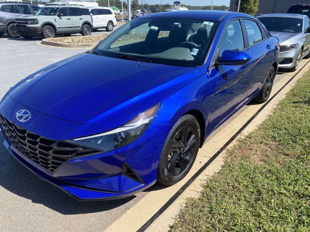 Used 2023 Hyundai Elantra SEL FWD image 3