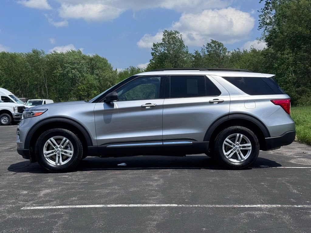 Certified 2022 Ford Explorer XLT w/ Equipment Group 202A AWD/4WD image 7