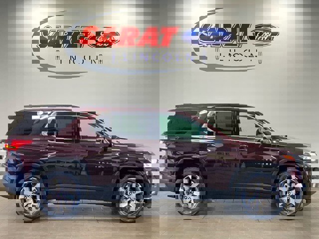 Used 2021 Chevrolet Traverse LT w/ LT Premium Package image 5