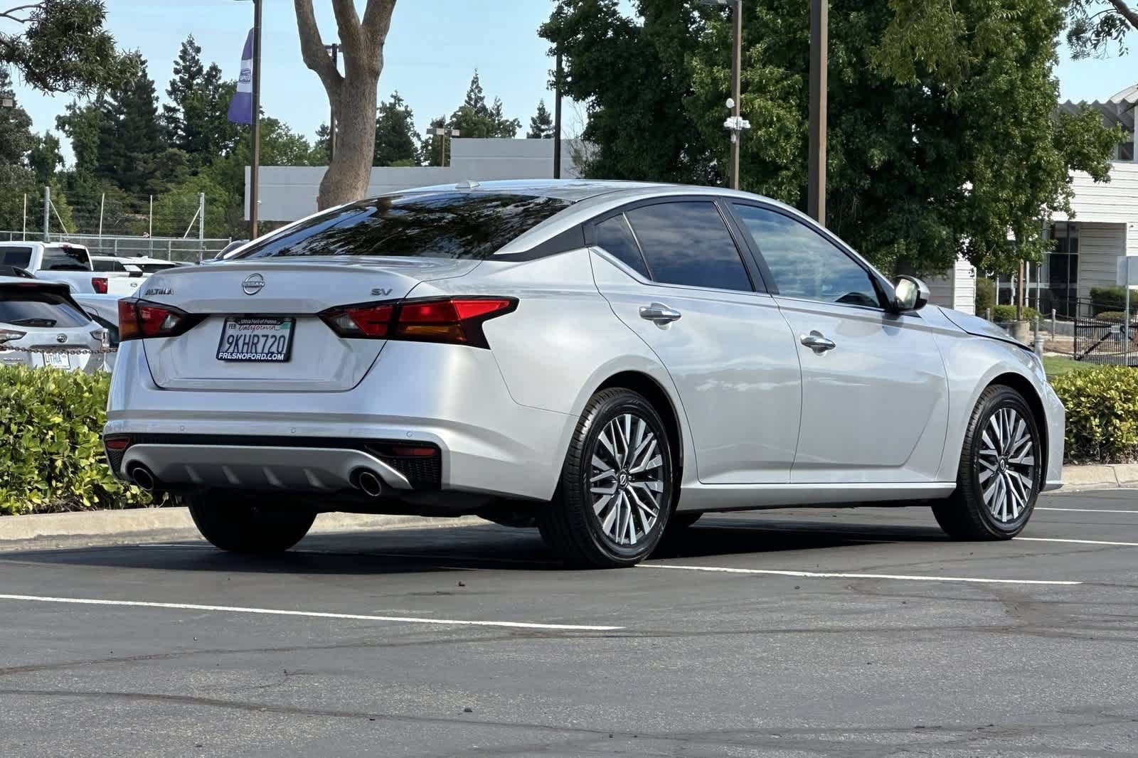 Used 2023 Nissan Altima 2.5 SV w/ SV Premium Package FWD video 2