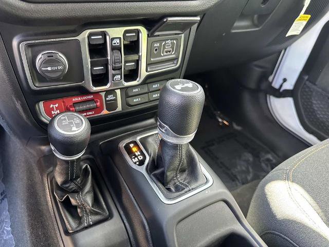 Used 2024 Jeep Wrangler Unlimited AWD/4WD image 30