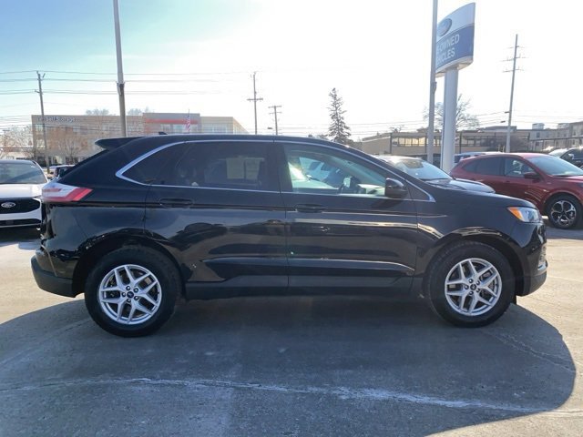 Certified 2022 Ford Edge SEL w/ Convenience Package image 2