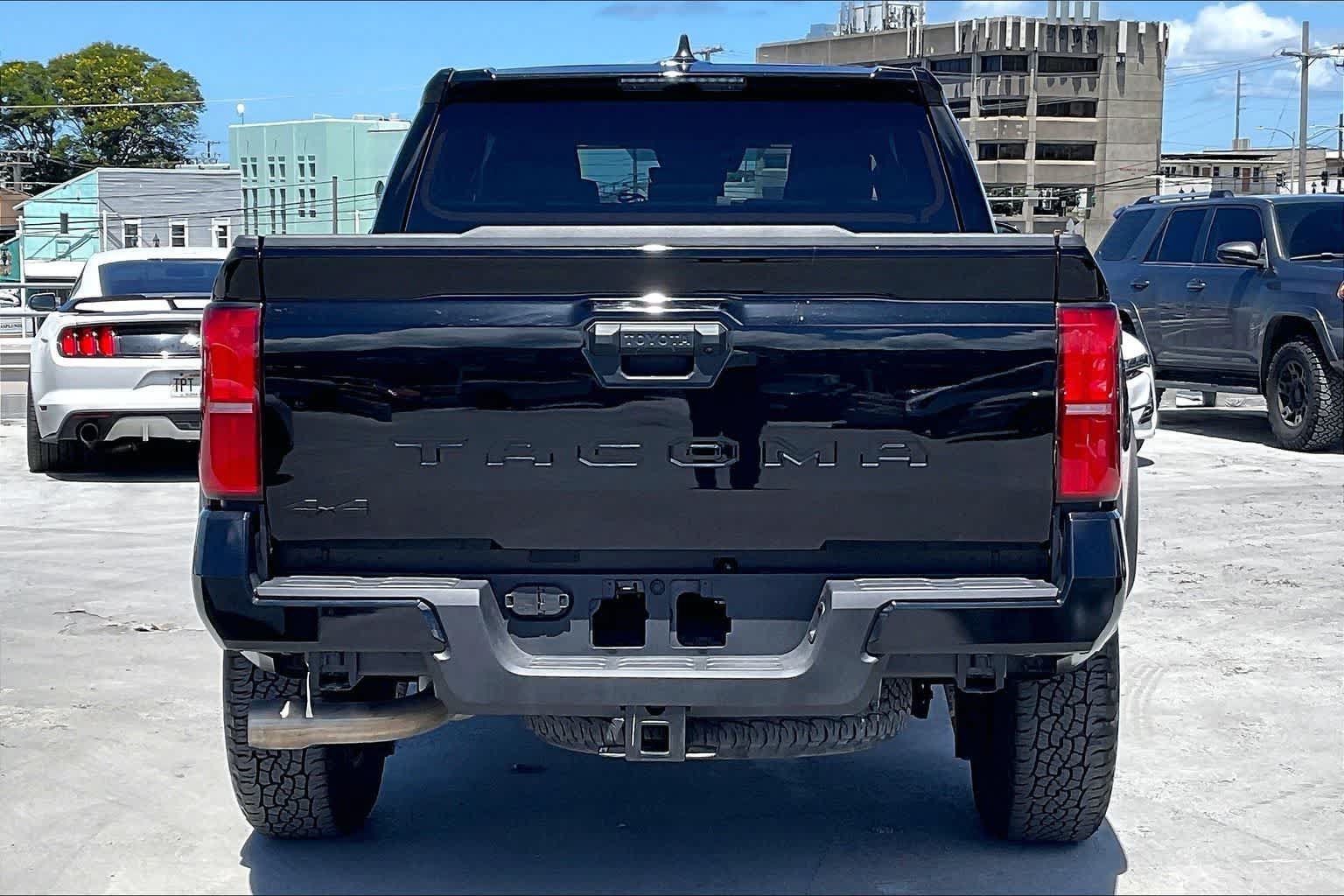 Used 2025 Toyota Tacoma TRD Off-Road AWD/4WD image 5
