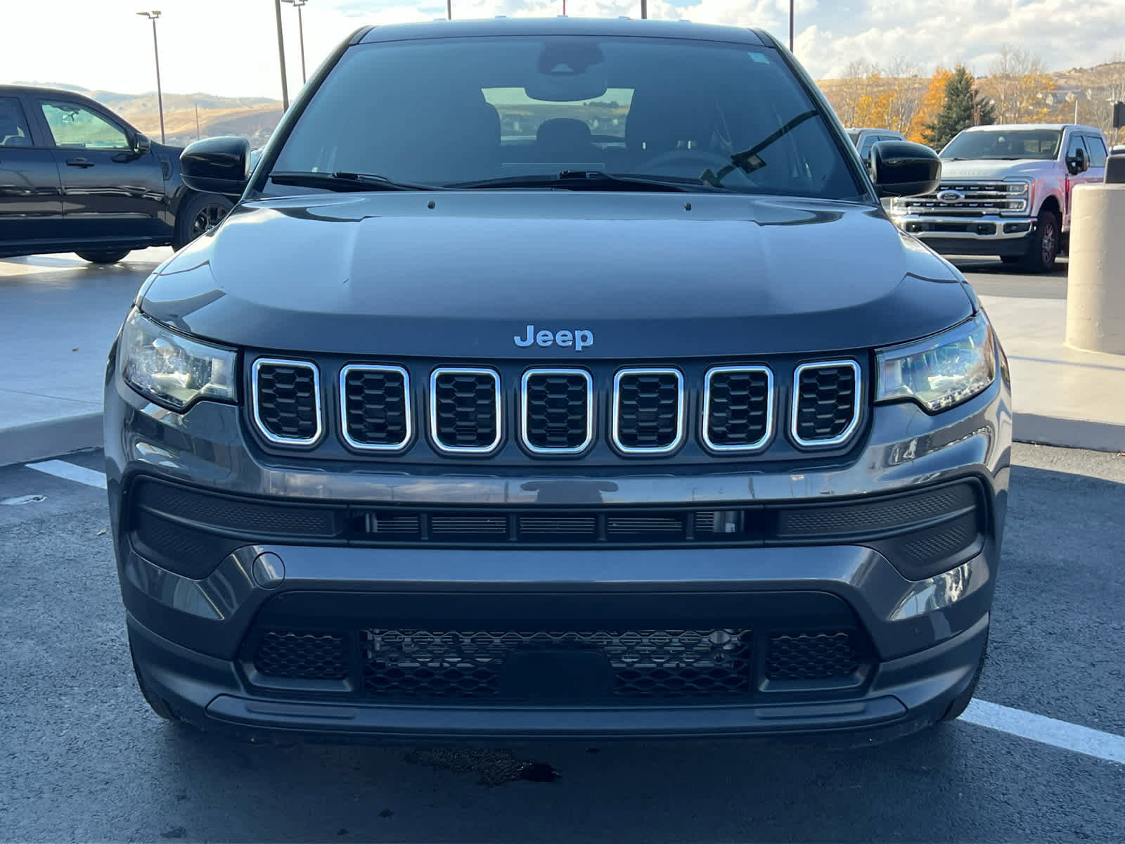 Used 2024 Jeep Compass Sport image 3