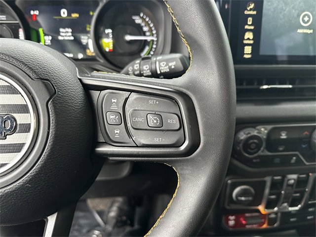 Used 2024 Jeep Wrangler Unlimited image 28