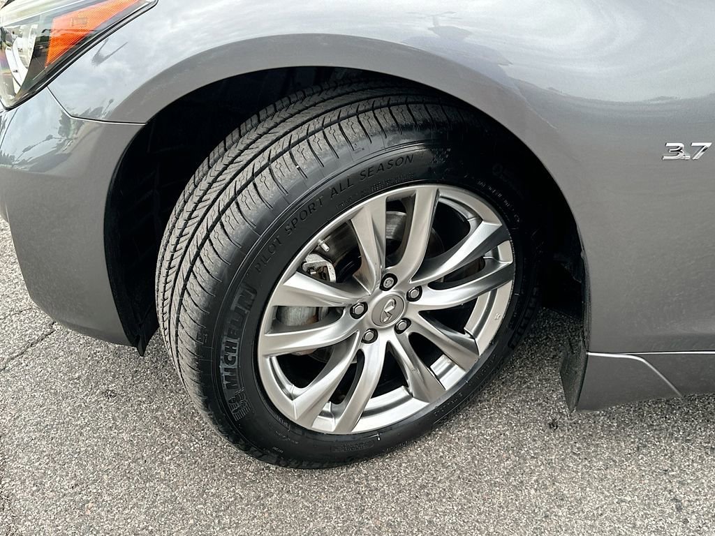 Used 2018 INFINITI Q70 Luxe w/ Proactive Package AWD/4WD image 24