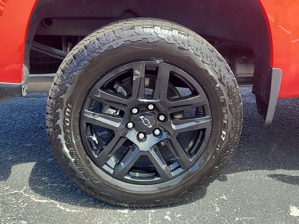 Used 2024 Chevrolet Silverado 1500 Custom Trail Boss w/ Turbomax Blackout Package AWD/4WD image 5