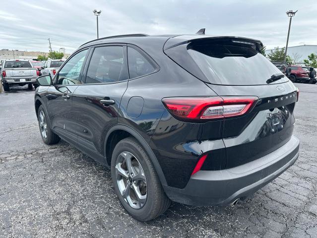 Certified 2025 Ford Escape ST-Line AWD/4WD image 4