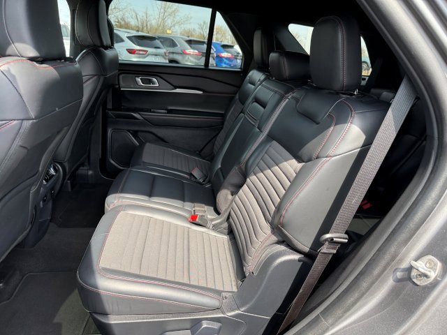Certified 2025 Ford Explorer ST-Line w/ ST-Line Street Pack AWD/4WD image 19