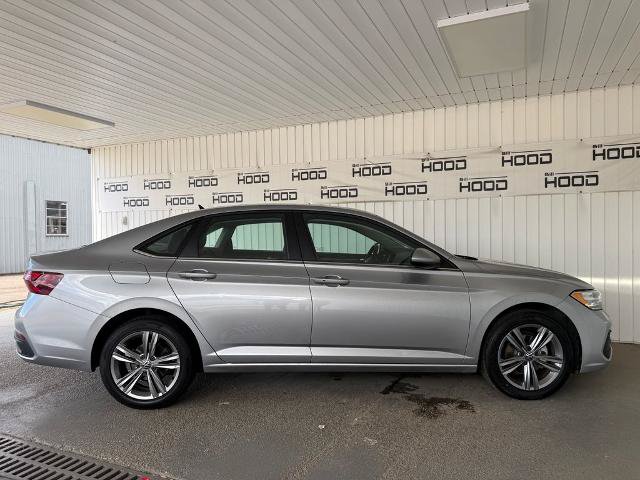 Used 2024 Volkswagen Jetta SE FWD image 18